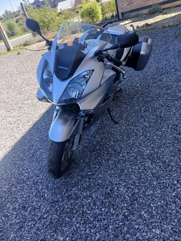 VFR 800 VTEC ABS 18100KM, Motoren, Motoren | Honda, Occasion, 4 cilinders, Sportuitlaat, Particulier