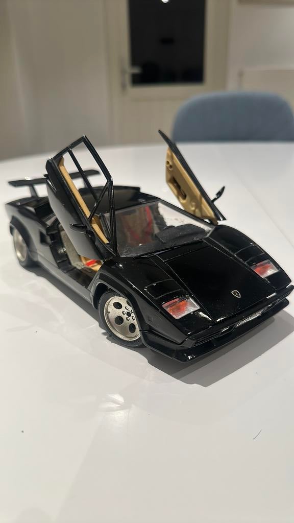 LAMBORGHINI COUNTACH 1/18 Gemaakt in Italië, Hobby en Vrije tijd, Ophalen of Verzenden, Gebruikt, Auto, Burago