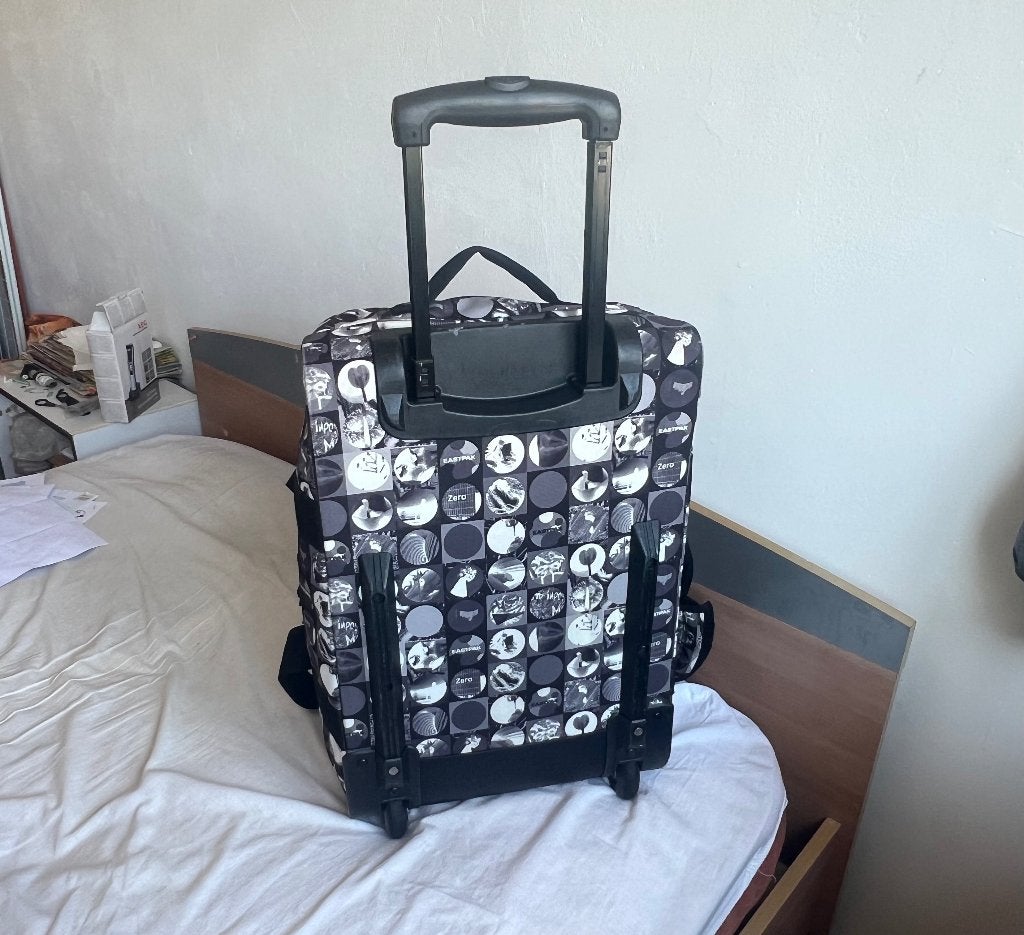 Sacs / valises de voyage à Roulettes (EASTPAK)., Envoi, Utilisé, 40 à 60 cm, Roulettes