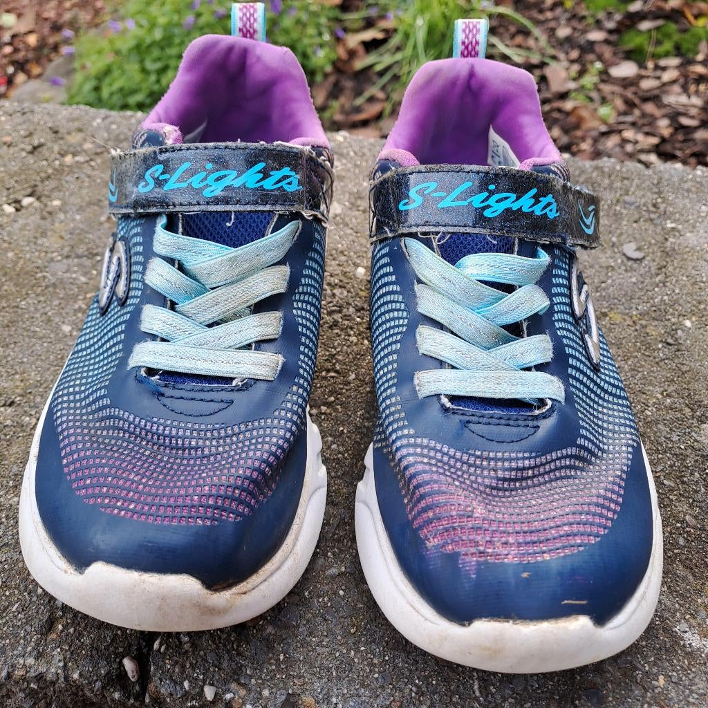 skechers in mooie kleuren, maat 31, Kinderen en Baby's, Kinderkleding | Schoenen en Sokken, Zo goed als nieuw, Schoenen, Meisje