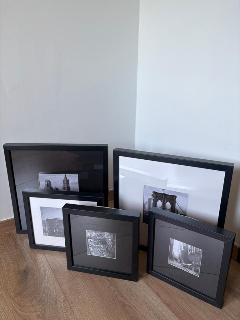 Set van 5 zwarte fotokaders/decoratieve wandframes met foto, Verzamelen, Ophalen