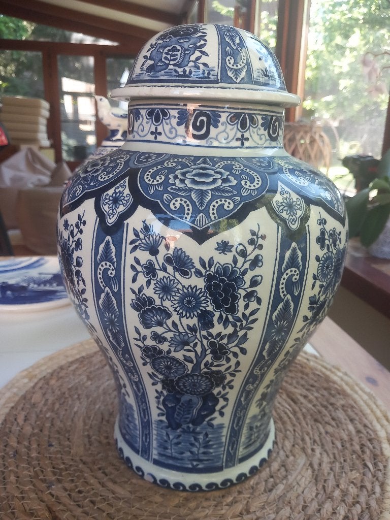 Magnifique vase couvert / pot décoratif Boch Belgium, Delfts, Antiquités & Art, Antiquités | Vases, Enlèvement