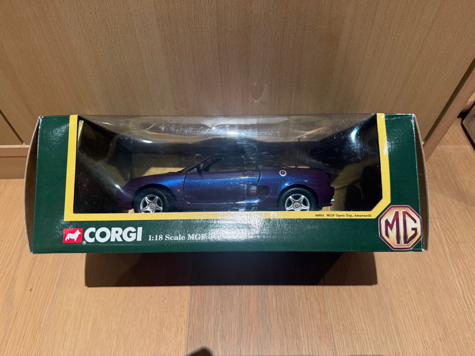 1/18 MGF ROADSTER PURPLE, Ophalen of Verzenden, Zo goed als nieuw