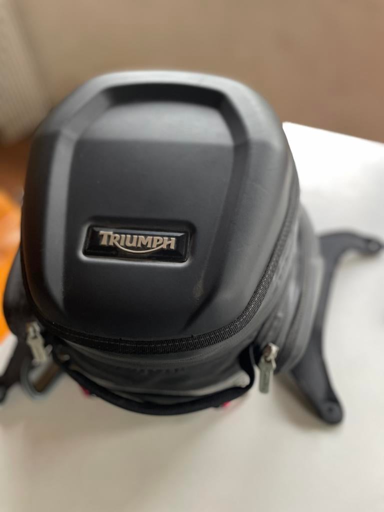 Sacoche de selle Triumph, Motos, Enlèvement, Comme neuf
