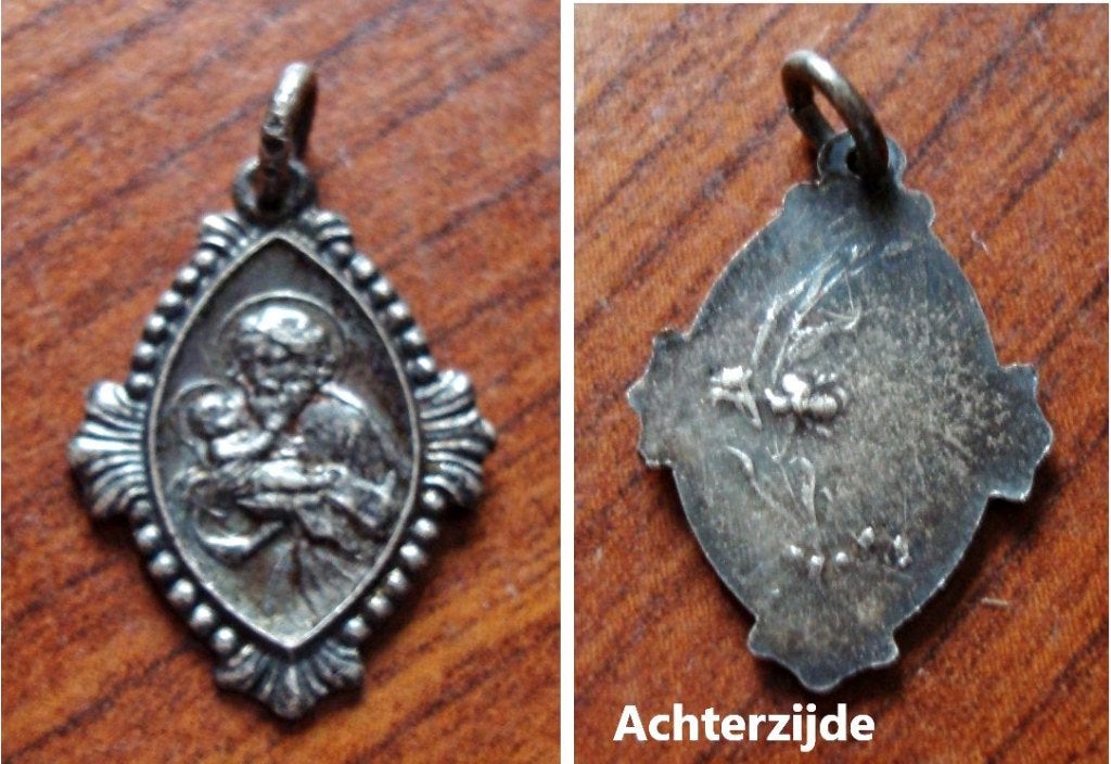 Zilveren medailletje met St. Jozef en kindje Jezus, Verzamelen, Verzenden, Zo goed als nieuw, Overige typen, Christendom | Katholiek