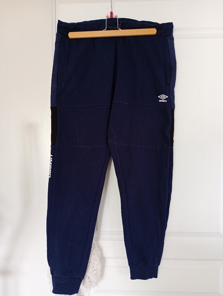 Pantalon jogging homme XL Umbro bleu marine, Enlèvement ou Envoi, AUTRE, Taille 56/58 (XL), Comme neuf