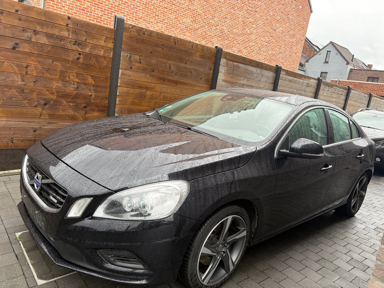 Volvo S60 2.0d R-design 1ste eigenaar, Auto's, Voorwielaandrijving, Euro 5, Zwart, S60
