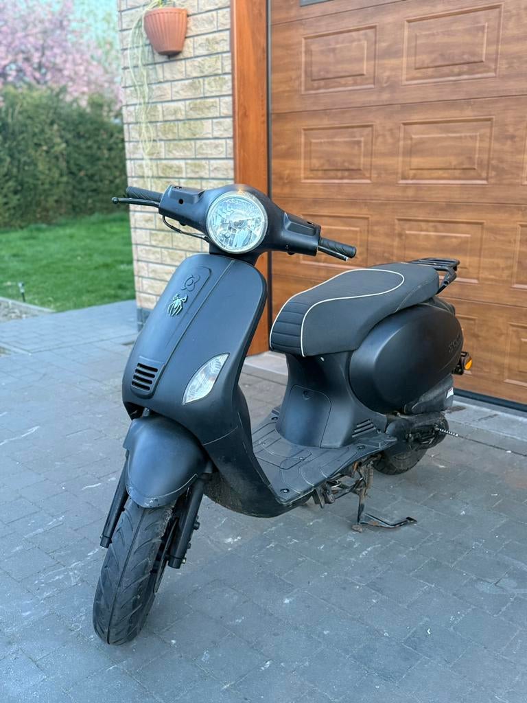 AGM VX 50 Pro – A-klasse – 6430 km – Topstaat!, Fietsen en Brommers, Ophalen, Zo goed als nieuw