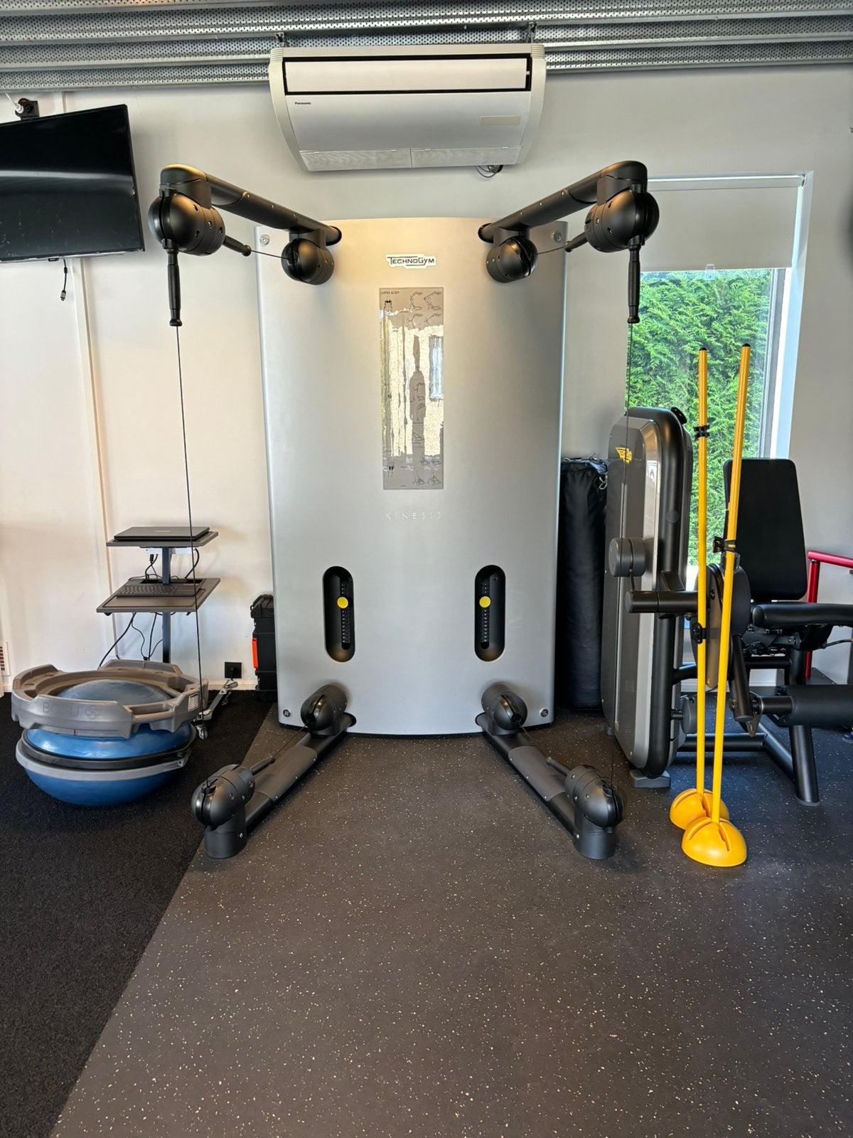 Technogym Kinesis One, Sport en Fitness, Ophalen, Zo goed als nieuw