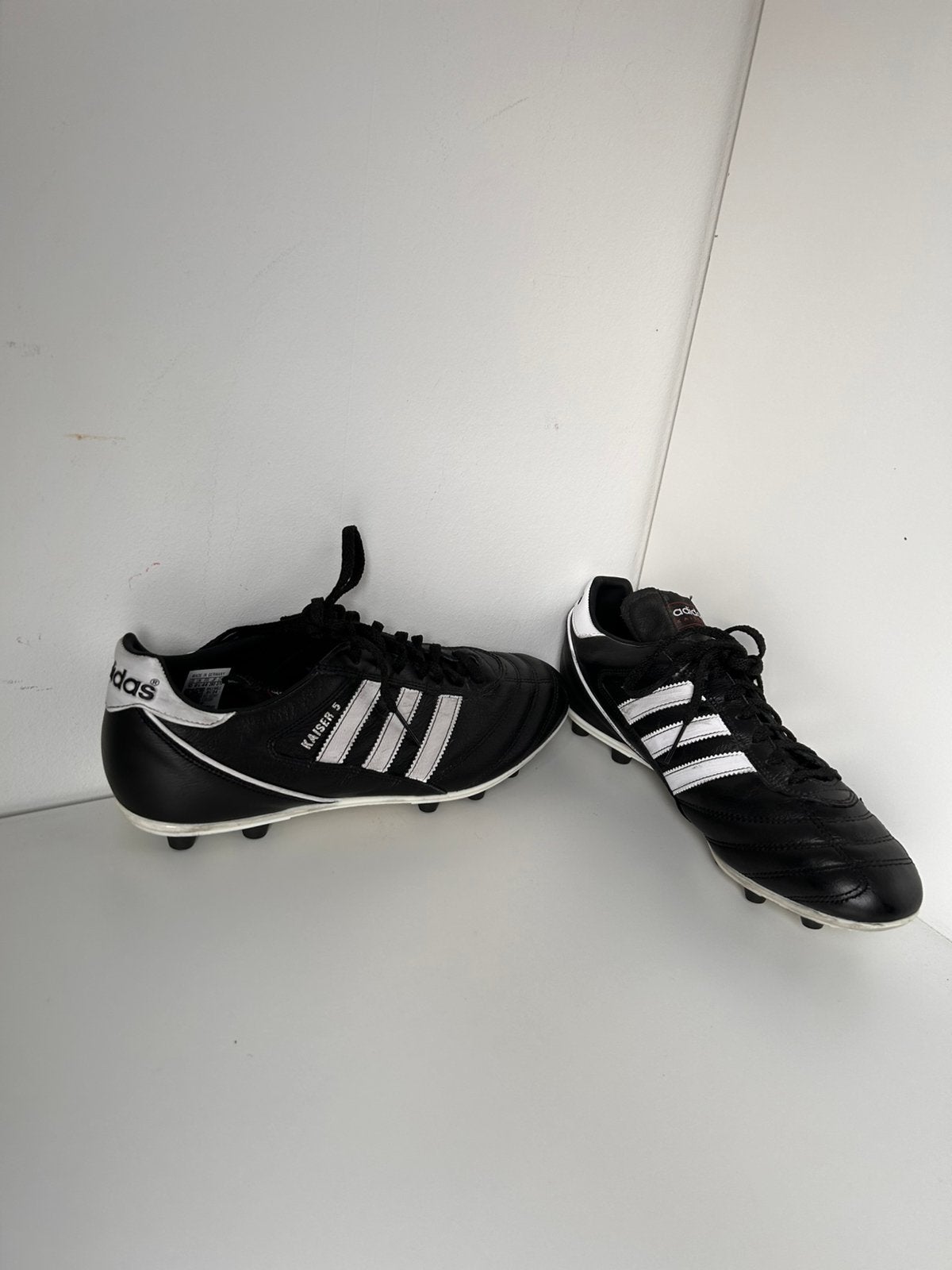 Kaiser Liga 2 | EU 44 | Chaussures football | terrain ferme, Sports & Fitness, Enlèvement ou Envoi, Neuf, Chaussures