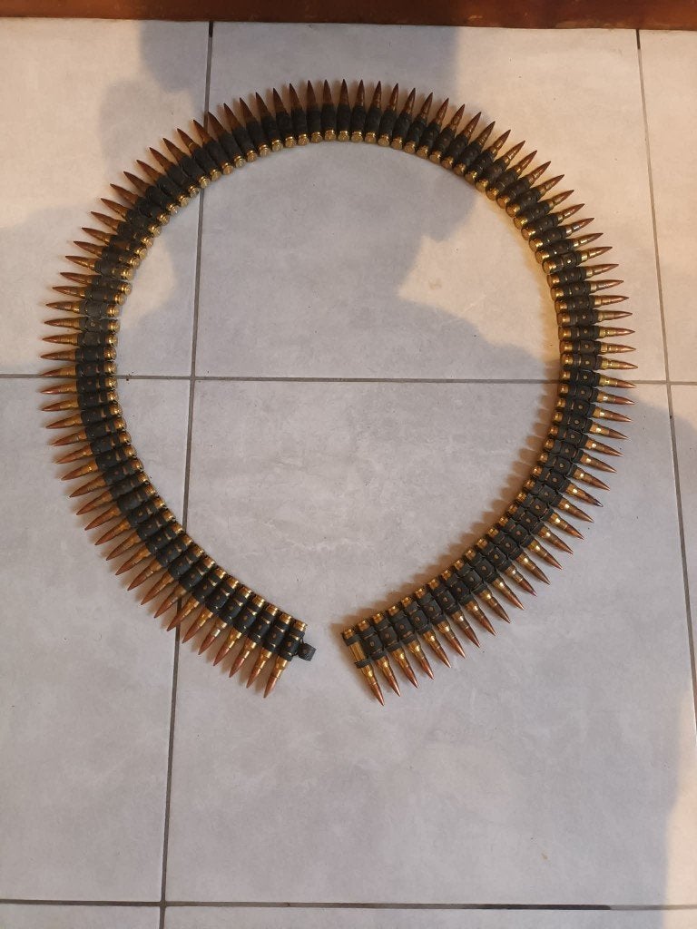 Bande M60 ou M240B avec cartouches inertes décoratives., Collections, Enlèvement ou Envoi, Armée de terre, Autres types