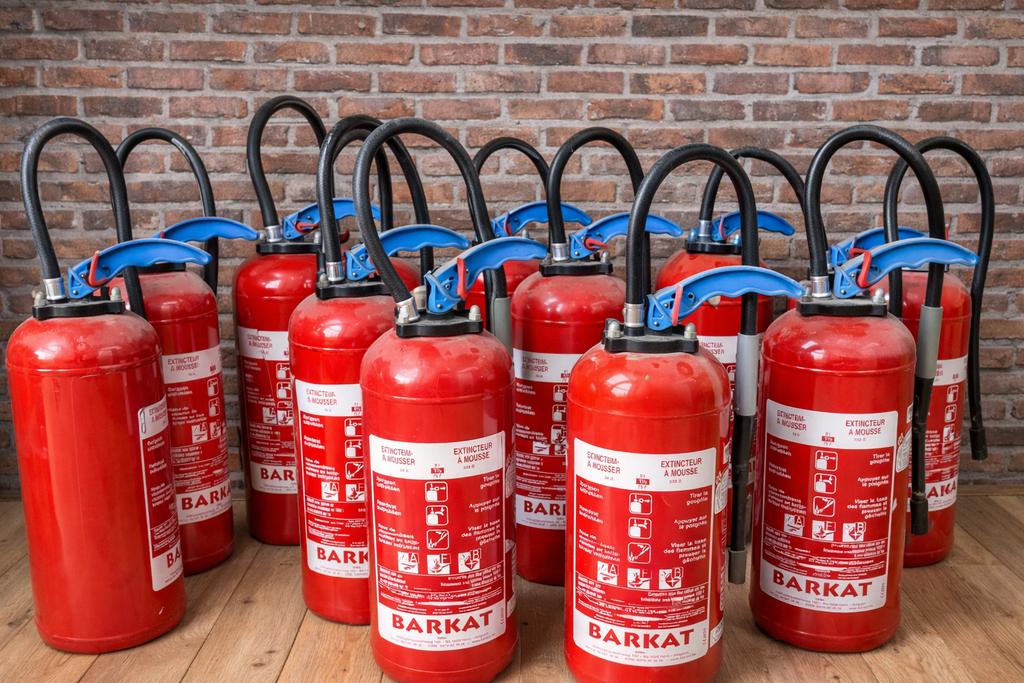 13 x Brandblussers schuim (Barkat), Huis en Inrichting, Ophalen, Zo goed als nieuw