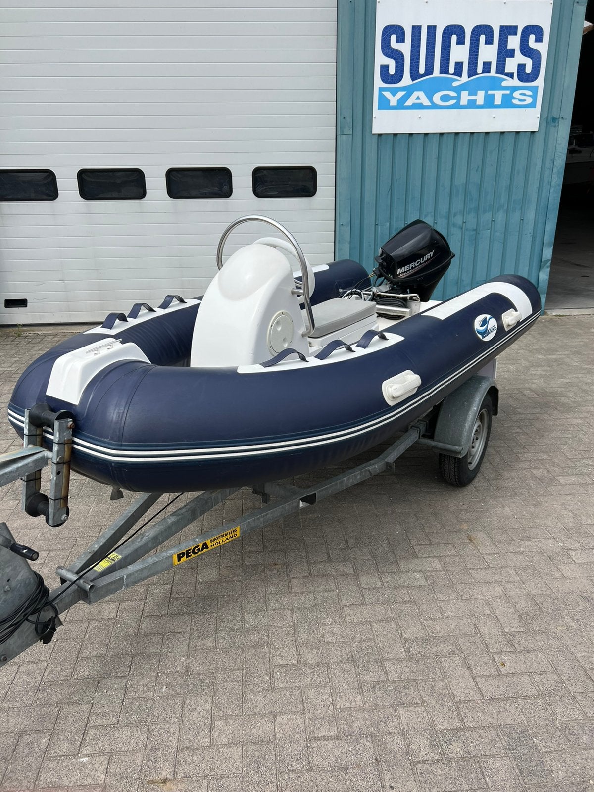 RIB-BOOT BELUA BOATS SK-RIB330 + 8 PK MERCURY + TRAILER, 8 pk, 25 cm, Zo goed als nieuw, 2 m