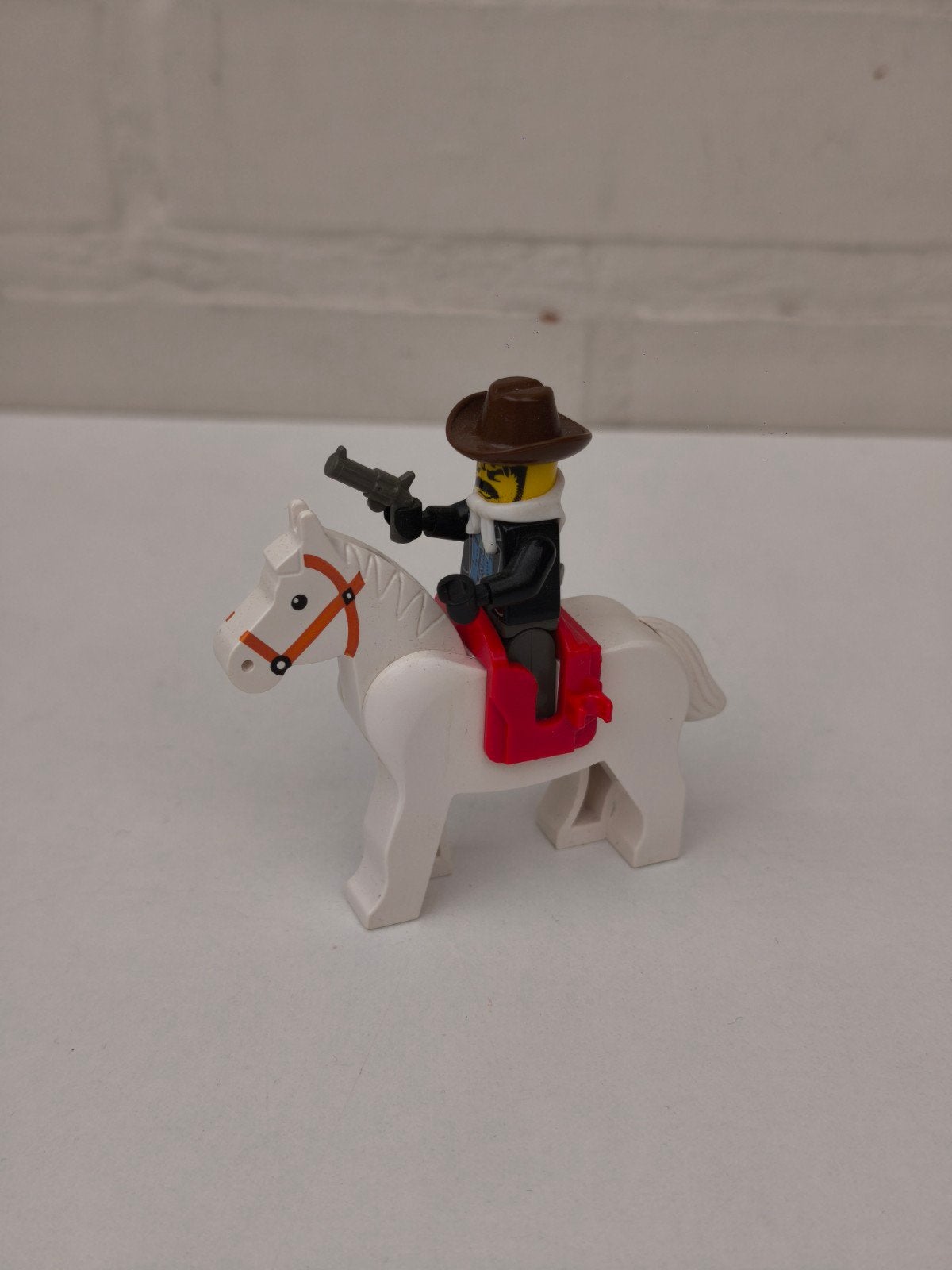 Vintage LEGO Wild West Minifiguur met Paard en Geweer, Enlèvement ou Envoi