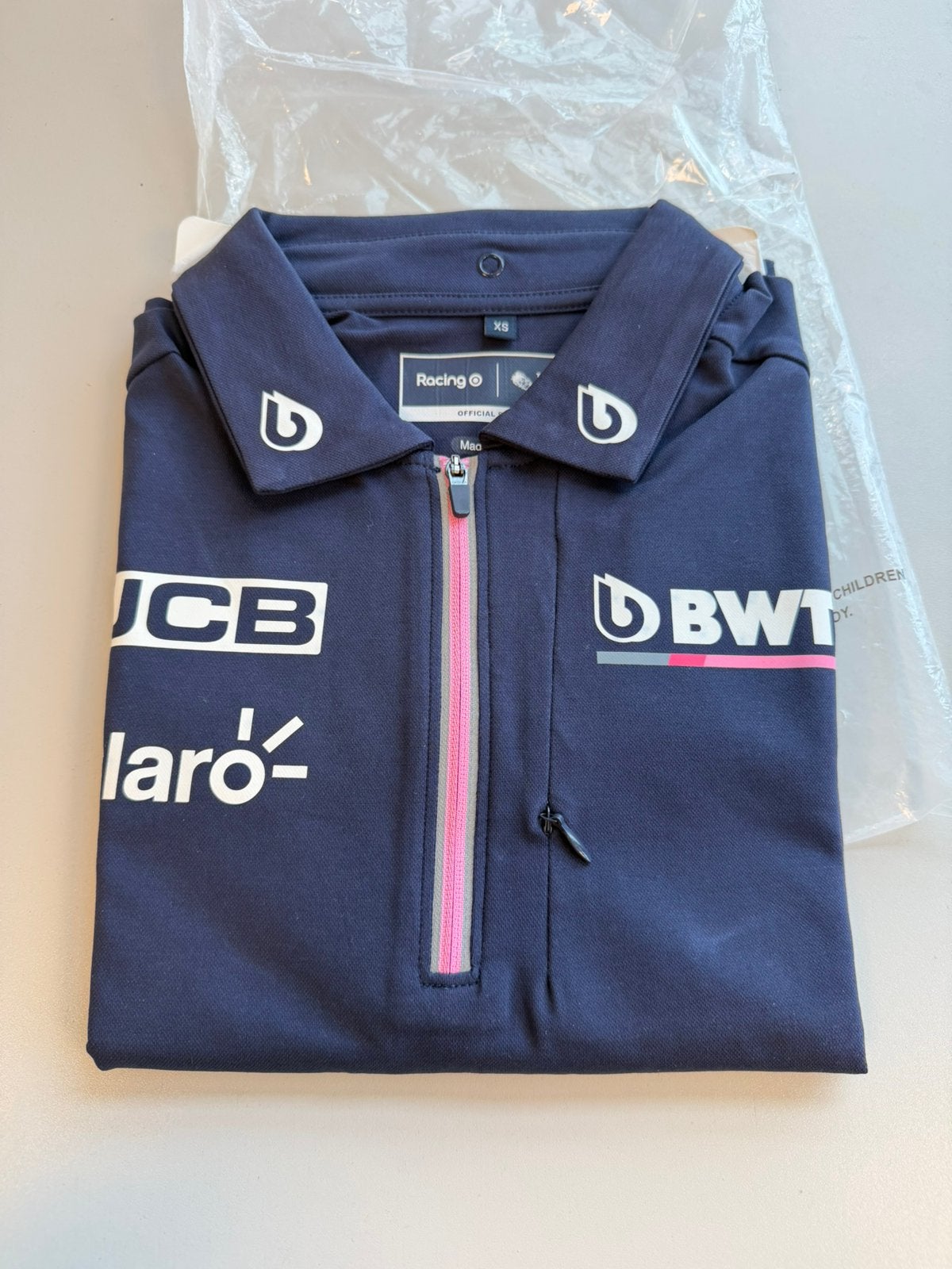 Polo BWT Racing Point F1 Team 2020 Taille XS neuf plastique, Enlèvement ou Envoi, Neuf, Taille 46 (S) ou plus petite, Bleu