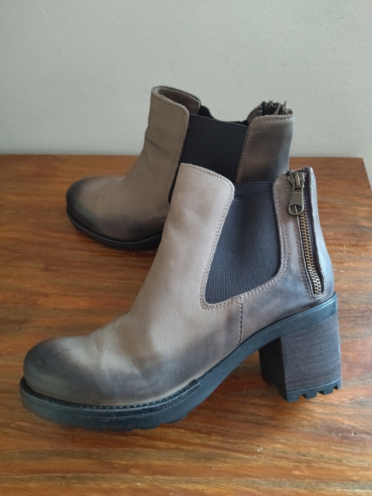 Bottines neuves en cuir Chelsea Cuir Patiné, Neuf, Enlèvement ou Envoi, Beige, Riccianera