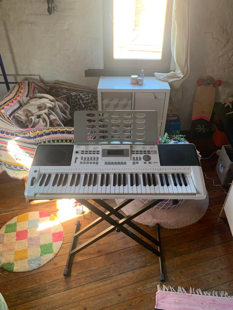 Clavier Medeli A100S avec support et pupitre, Musique & Instruments, 61 touches, Avec pied, Comme neuf, Enlèvement