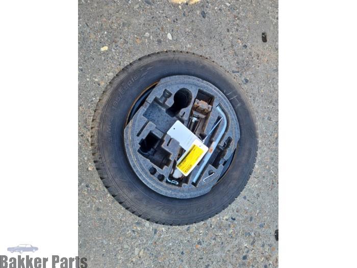 Kit de cric + Roue de secours d'un Volkswagen Golf, Autos : Pièces & Accessoires, Autres pièces automobiles, Volkswagen, Utilisé