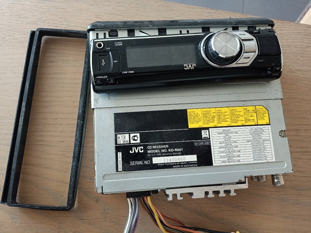 JVC autoradio, Enlèvement