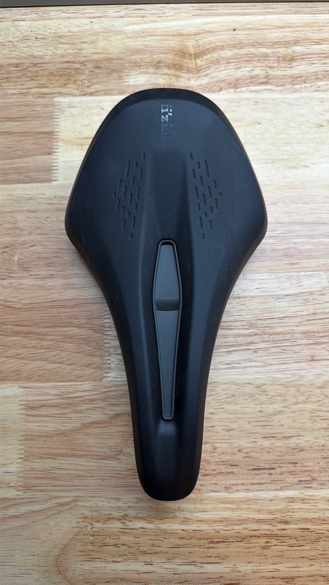Koerszadel fy:zik Terra 150mm, Vélos & Vélomoteurs, Vélos Pièces, Enlèvement ou Envoi, Comme neuf