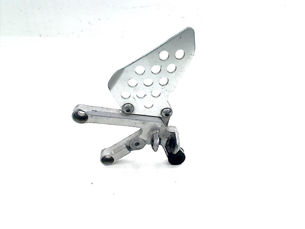 REPOSE PIEDS AVANT GAUCHE Honda, Dhr. S. di Majo, Utilisé, Info@cama-motorparts.nl, P.J. Troelstraweg 8 8
3144 CX  MAASSLUIS, NL