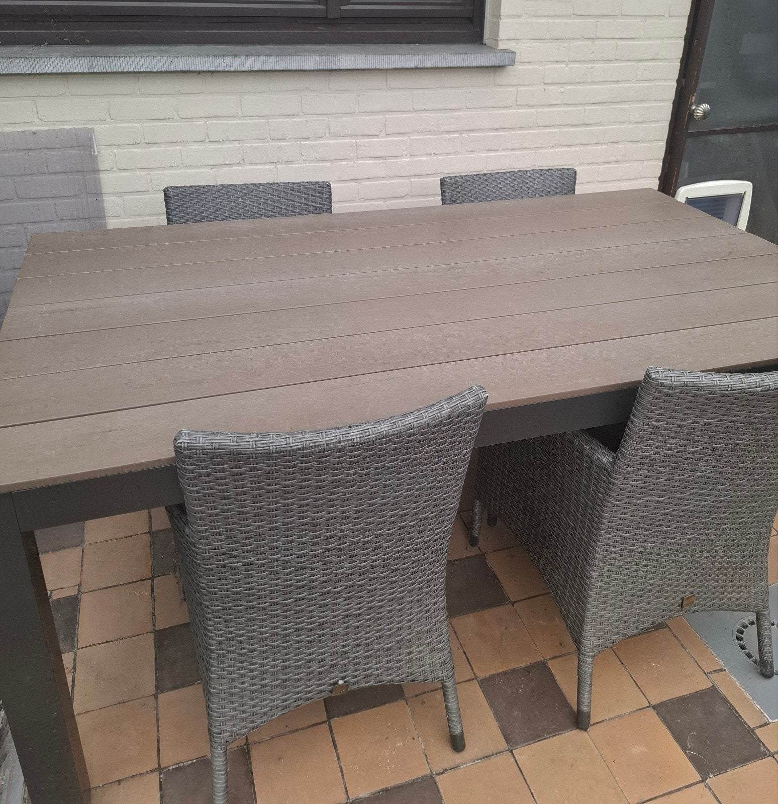 Tuintafel + stoelen + kussens, Ophalen, Gebruikt
