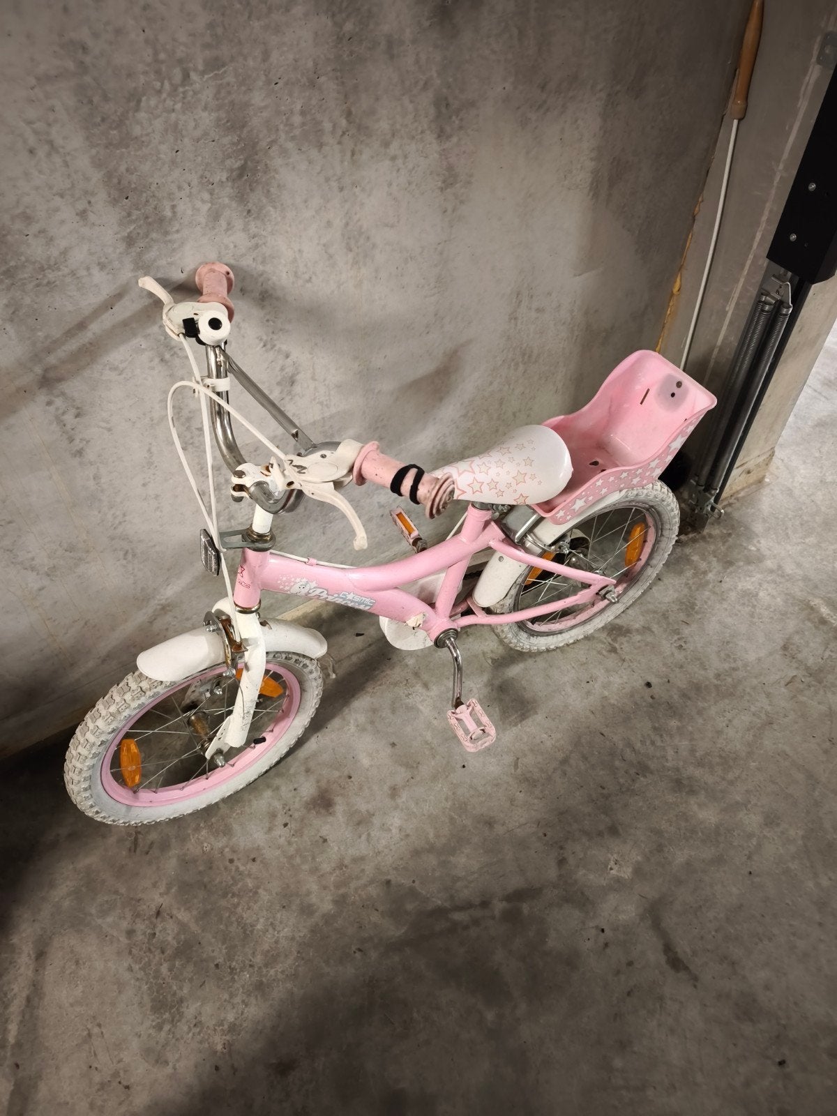 Meisje fiets, Ophalen