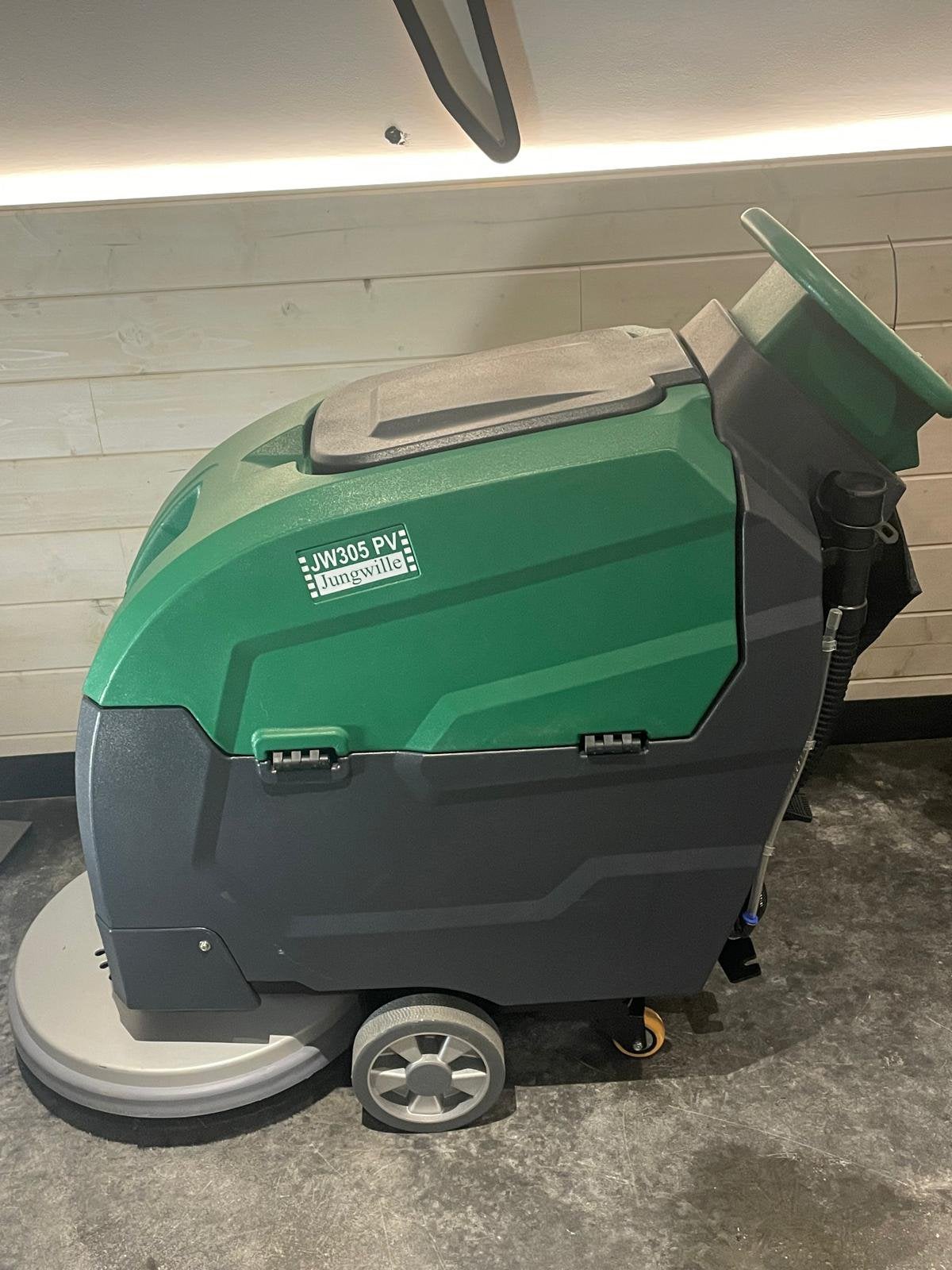 Auto-laveuse professionnelle JUNGWILLE JW305 PV – ÉTAT NEUF, Bricolage & Construction, Matériel de nettoyage, Enlèvement, Comme neuf
