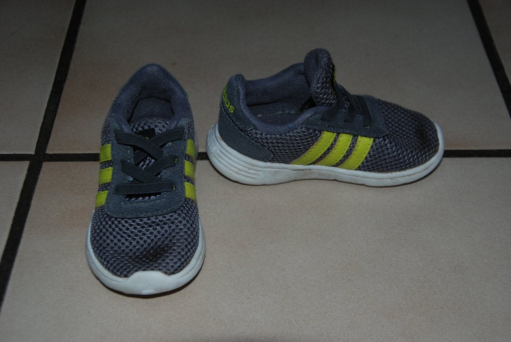 Baskets basses Adidas grises Pointure 21 Très bon état!!!, Enlèvement ou Envoi, Comme neuf, Chaussures de sport, Adidas