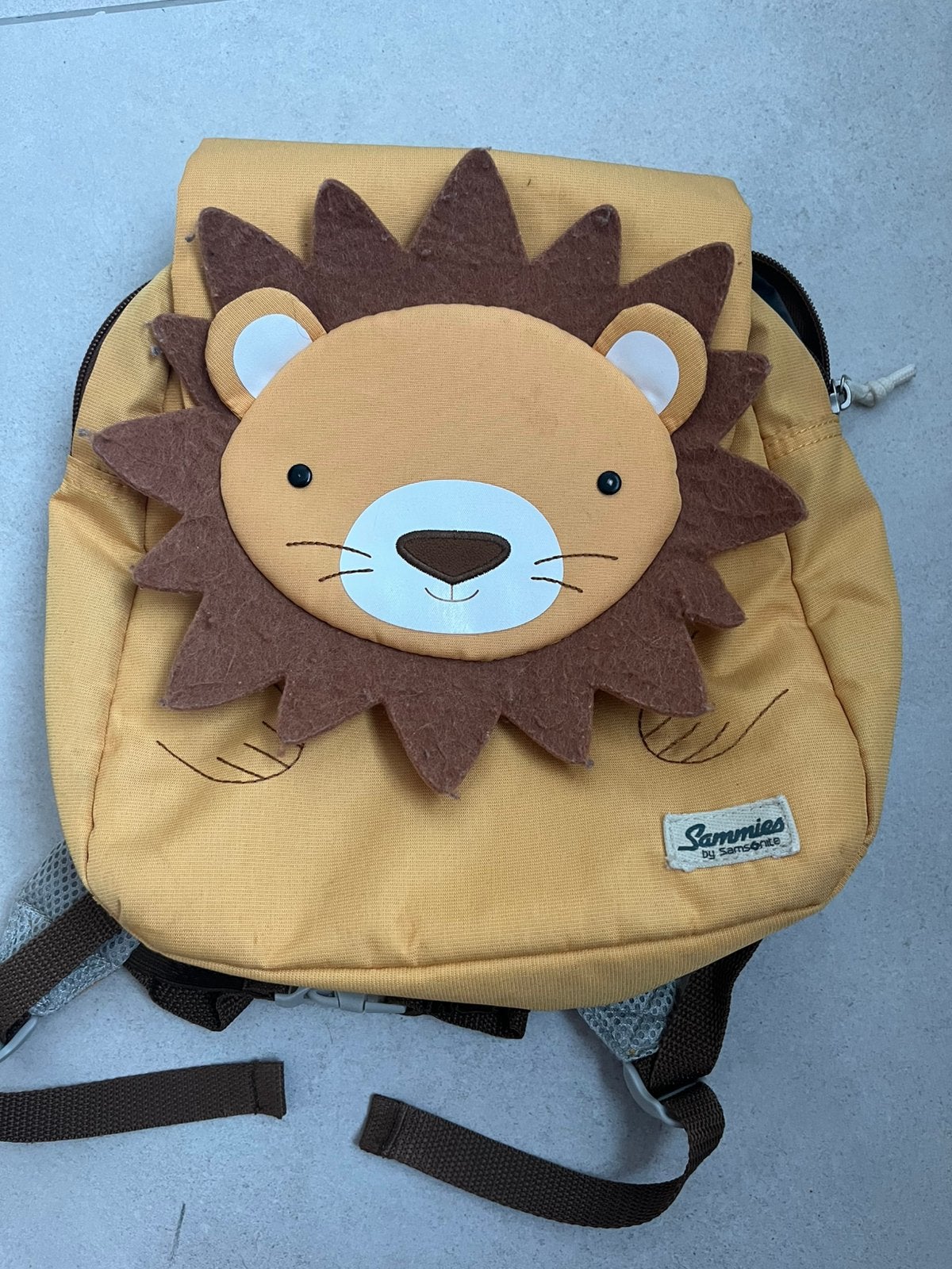 Cartable samsonite lion pour maternelle, Handtassen en Accessoires, Tassen | Rugtassen, Ophalen, Zo goed als nieuw