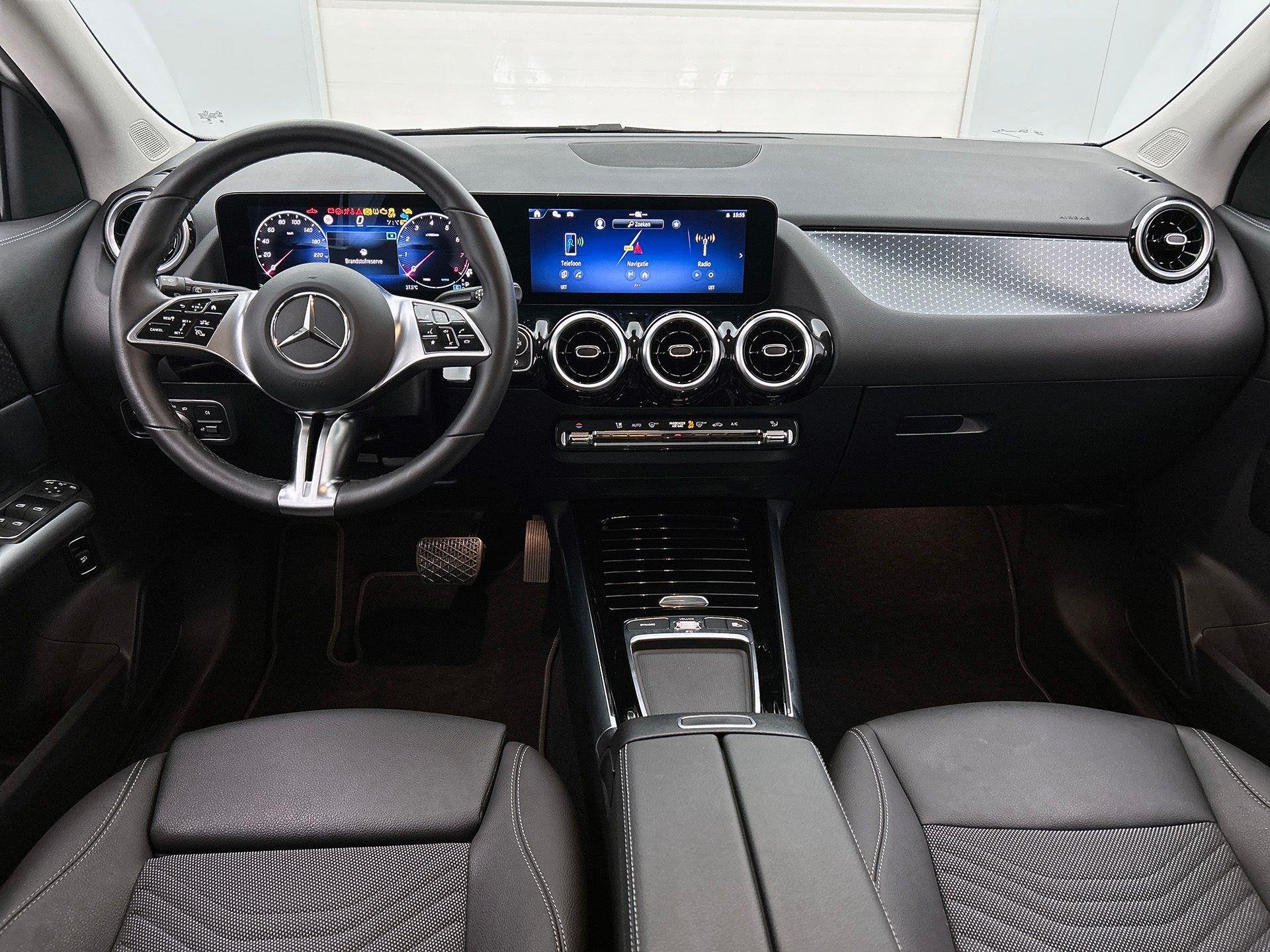 Mercedes-Benz GLA-Klasse 220 Luxury Line | Dodehoekassistent, Autos, Mercedes-Benz, Achat, 1800 kg, Entreprise, Entretenue par le concessionnaire