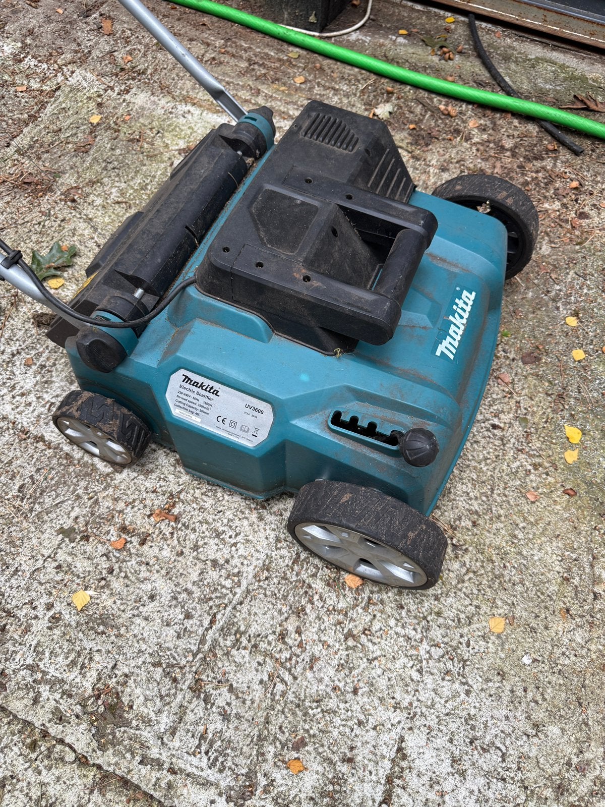 Scarificateur Makita UV3600 1800W - 36 cm - fonctionne, Enlèvement, Utilisé, Électrique