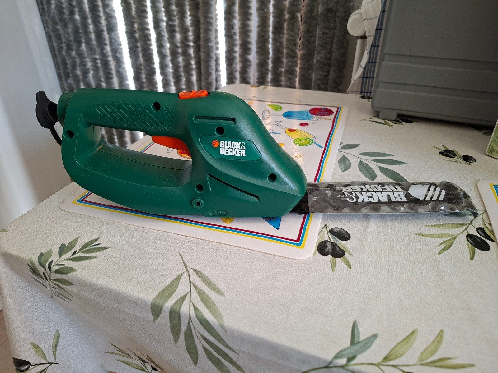 buxusschaar, Tuin en Terras, Heggenscharen, Ophalen, Zo goed als nieuw, Accu, Black&decker