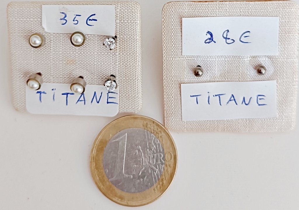 Boucles d'oreilles en titane: boule / zircon / perle, NEUVES, Handtassen en Accessoires, Overige materialen, Overige kleuren, Nieuw