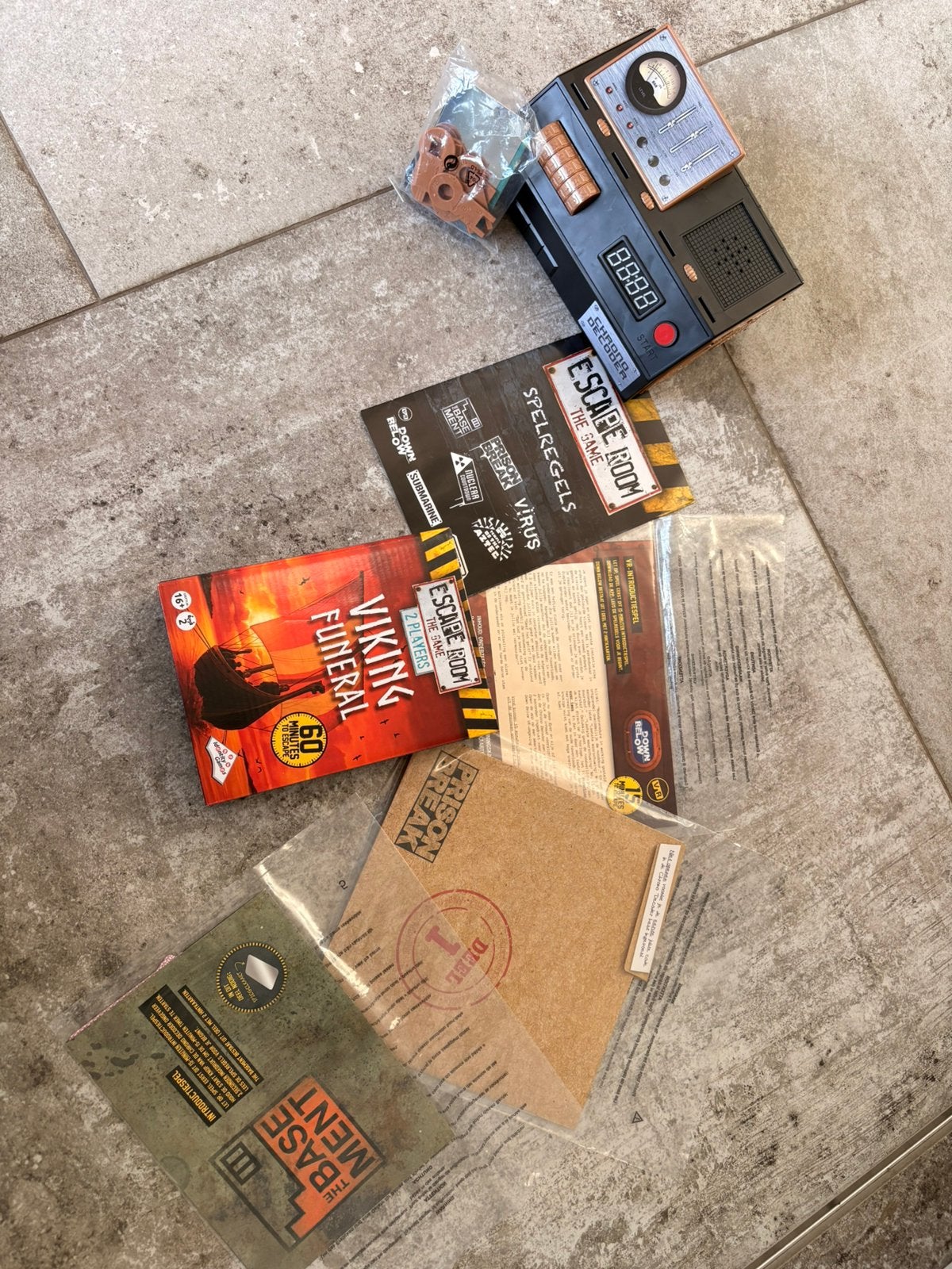Escape room The Game - incl decoder en onderdelen, Ophalen, Zo goed als nieuw
