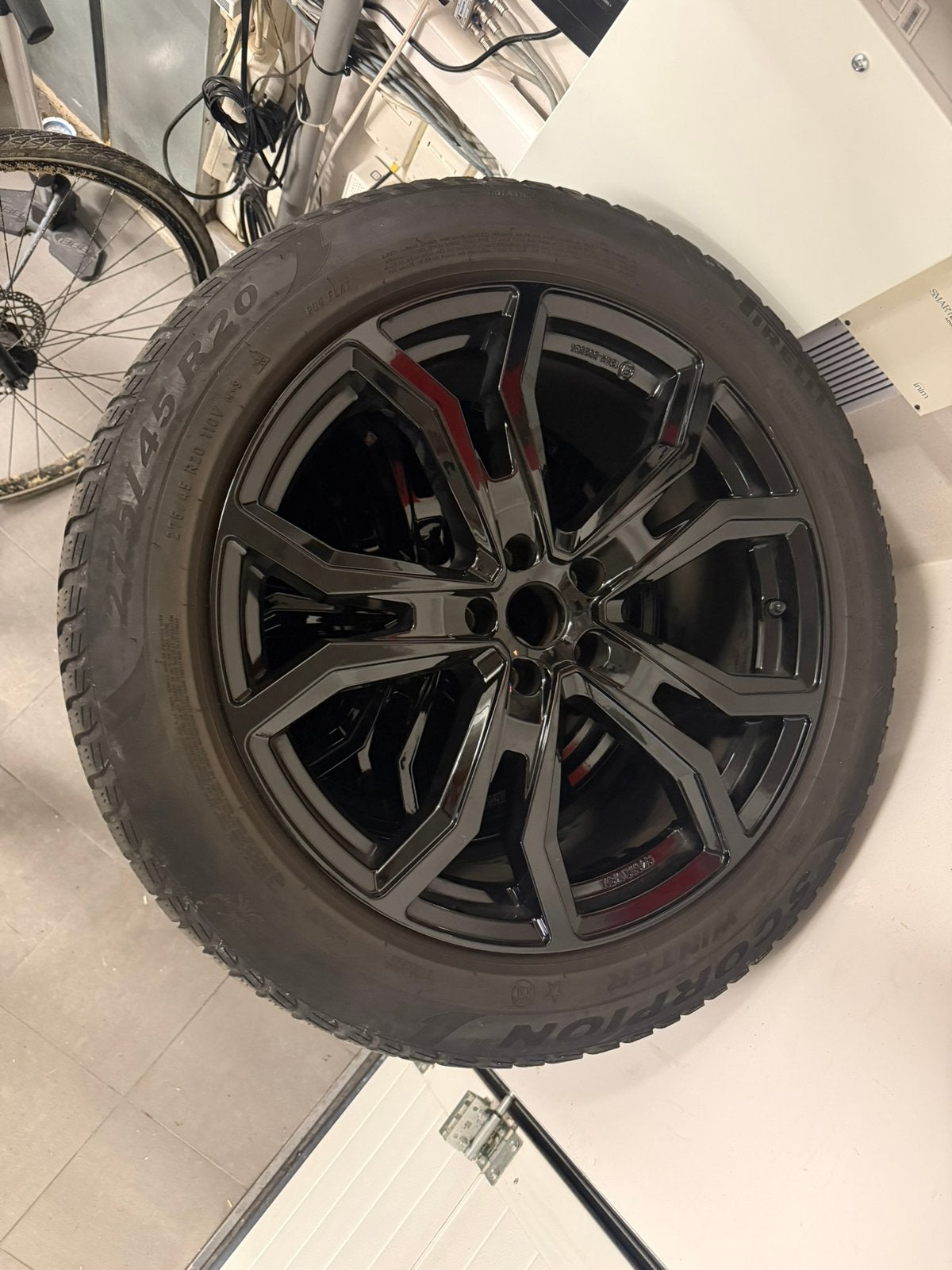 Prachtige velgenset Dezent 20 inch Pirelli, Ophalen, Velg(en), Winterbanden, 20 inch
