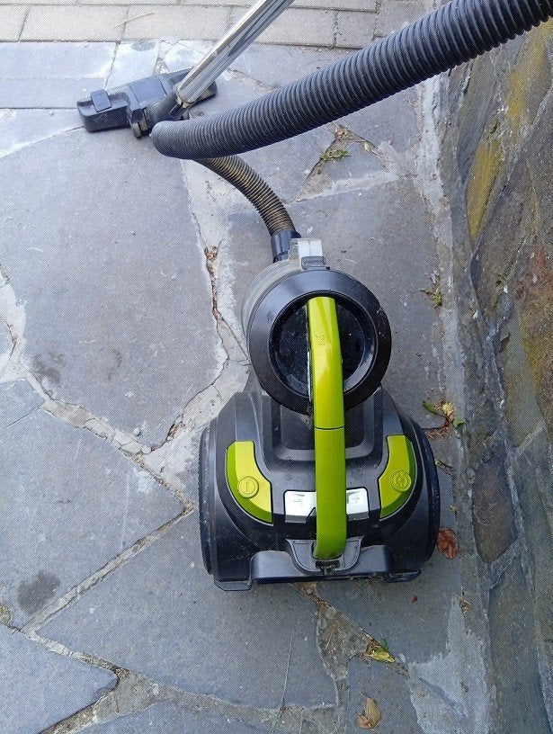 Un aspirateur bon état qui fonctionne, Enlèvement