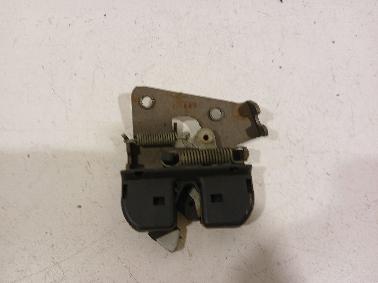 Slot mechaniek kofferdeksel achterklep BMW 6 serie, Onderdelen@venauto.nl, Van der Ven Autorecycling B.V., Gebruikt, Ettenseweg 76, 4706 PB Roosendaal, The Netherlands