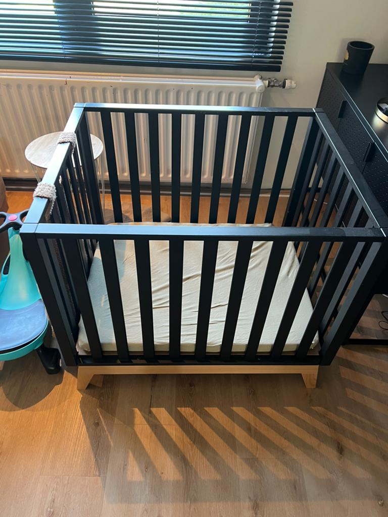 Baby park zwart design, Kinderen en Baby's, Babyparken, Ophalen, Zo goed als nieuw, In hoogte verstelbaar