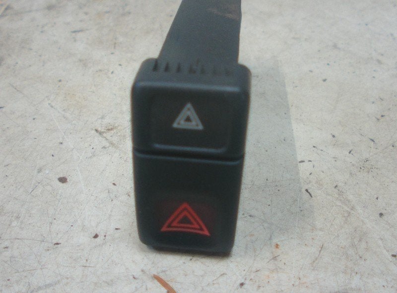 ALARMLICHTEN SCHAKELAAR Volvo 960 I Estate (9125204), Gebruikt, Info@volvocars.com, Volvo, Volvo Car Germany GmbH