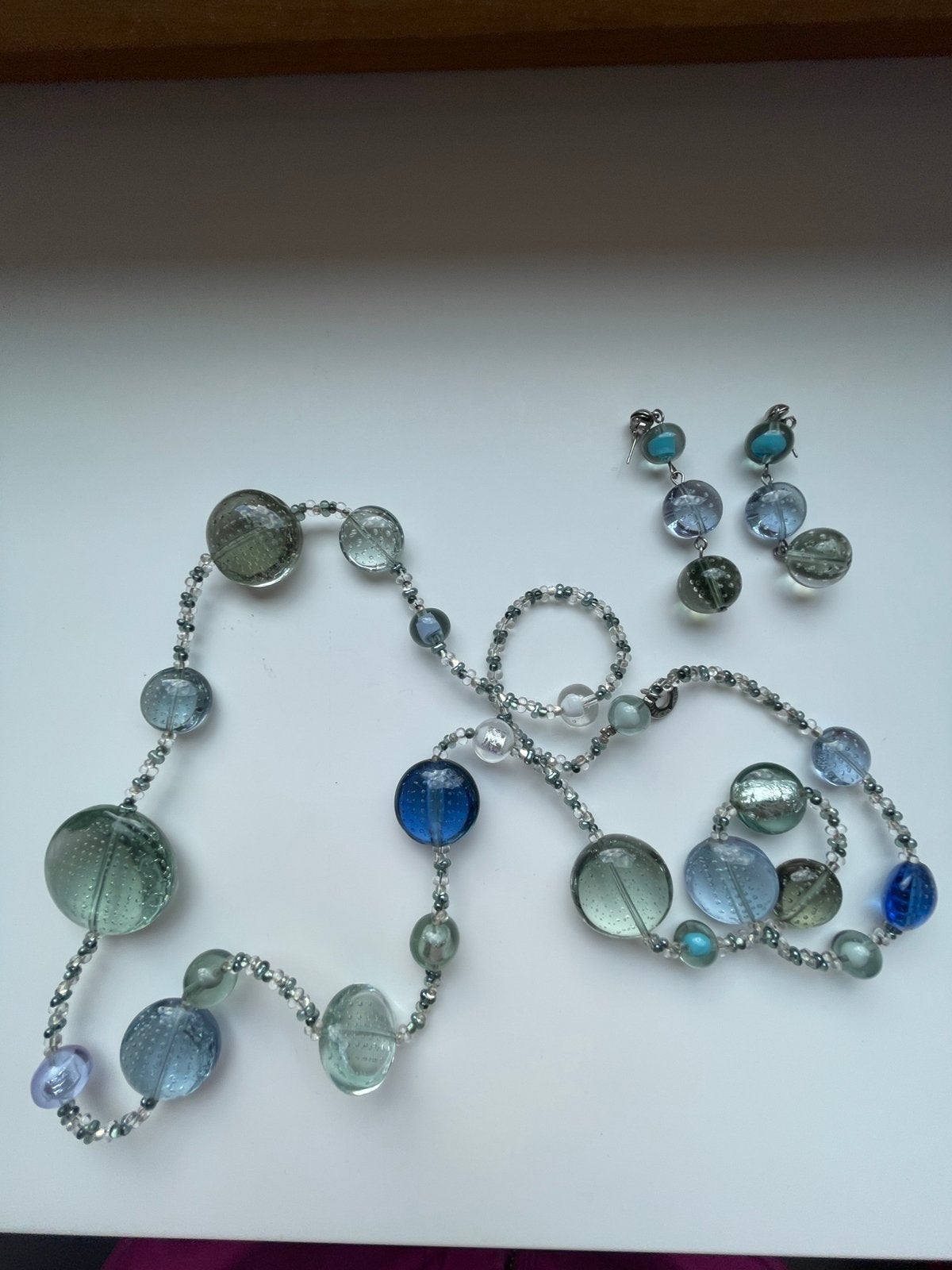Collier et boucles d'oreilles en verre - Antica Murrina, Bijoux, Sacs & Beauté, Colliers, Enlèvement ou Envoi, Neuf, Bleu, Autres matériaux