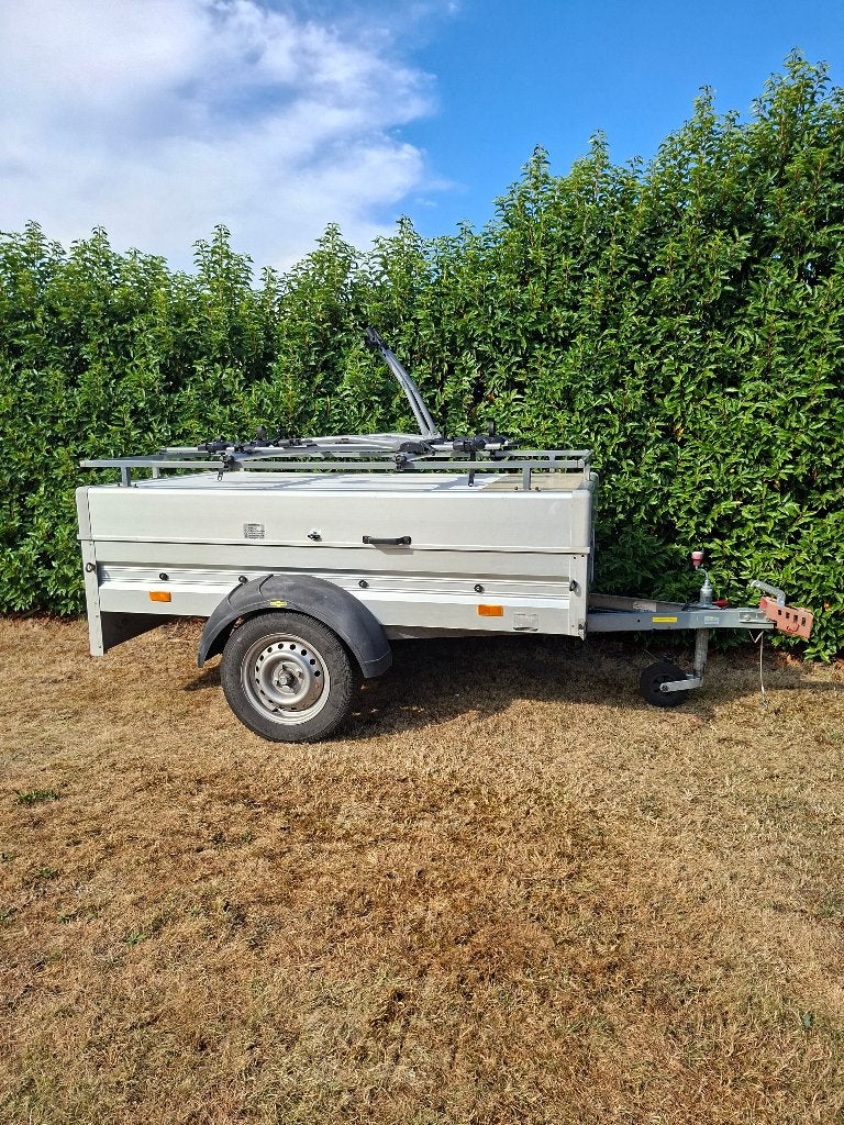 Humbaur bagagewagen met 4 Thule fietsendragers, Enlèvement, Utilisé