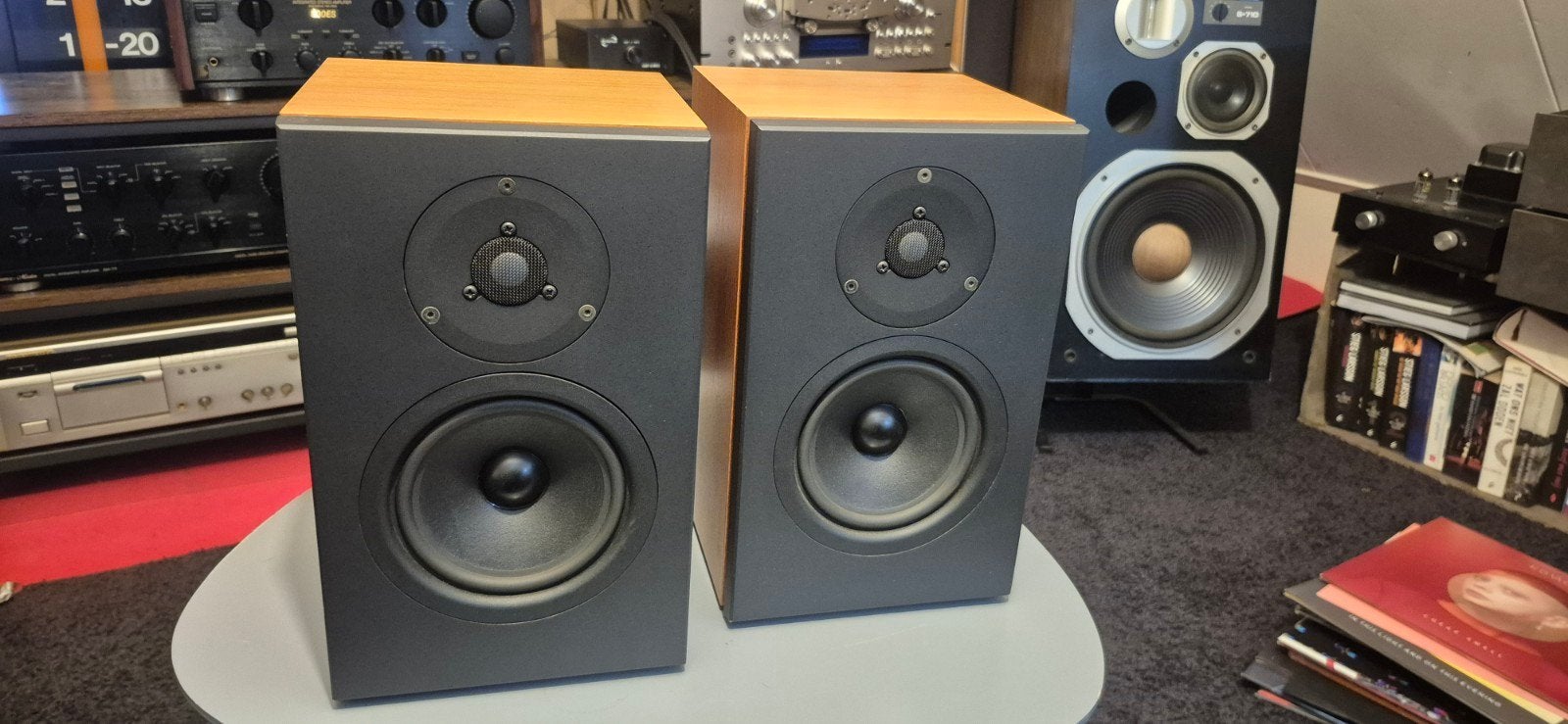 linn tukan, zéér nette staat, incl. accessoires, Audio, Tv en Foto, Ophalen, Zo goed als nieuw, 60 tot 120 watt, Boekenplank luidspreker