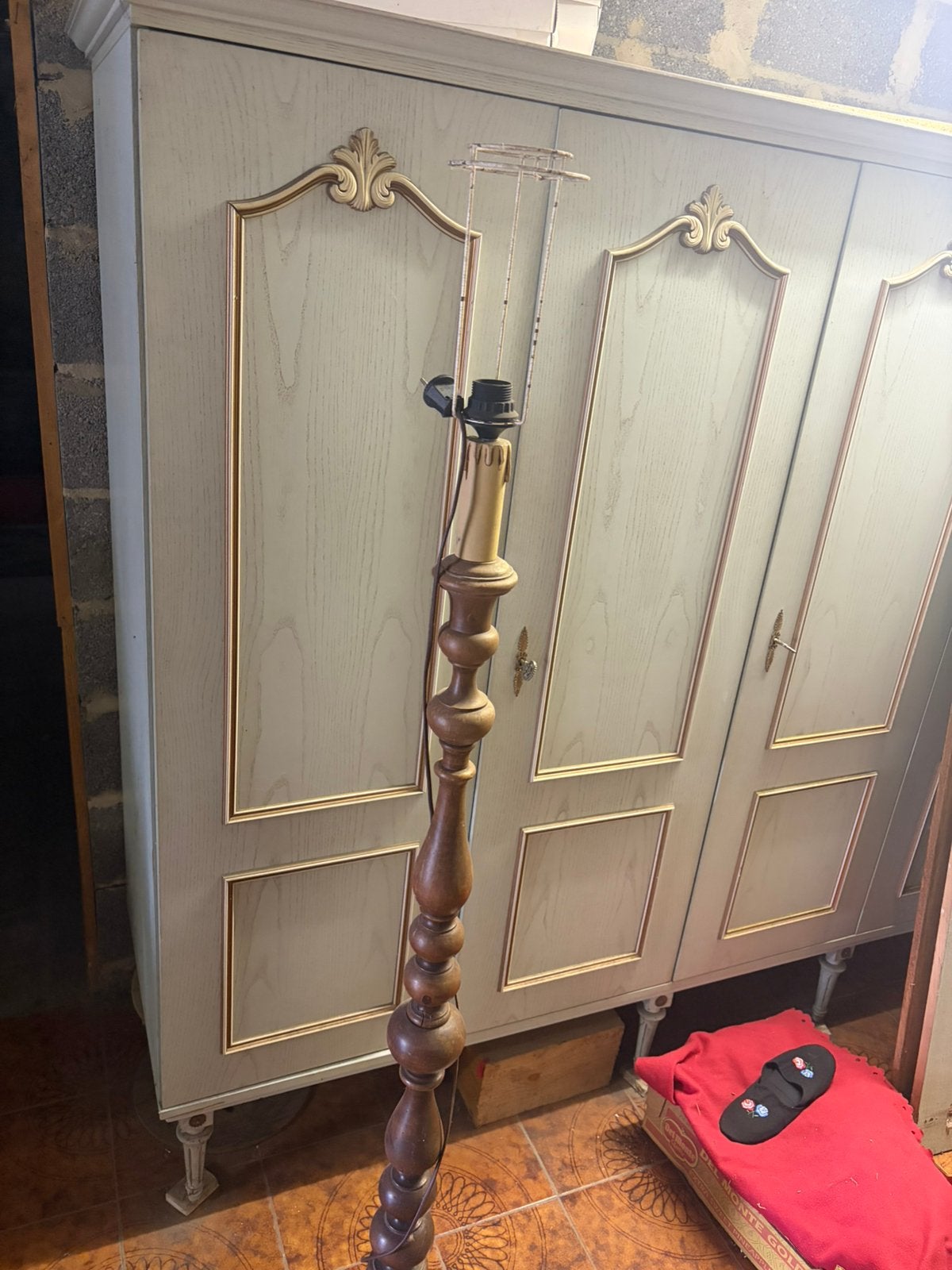 Klassieke houten staande lamp / vloerlamp – vintage stijl, Ophalen