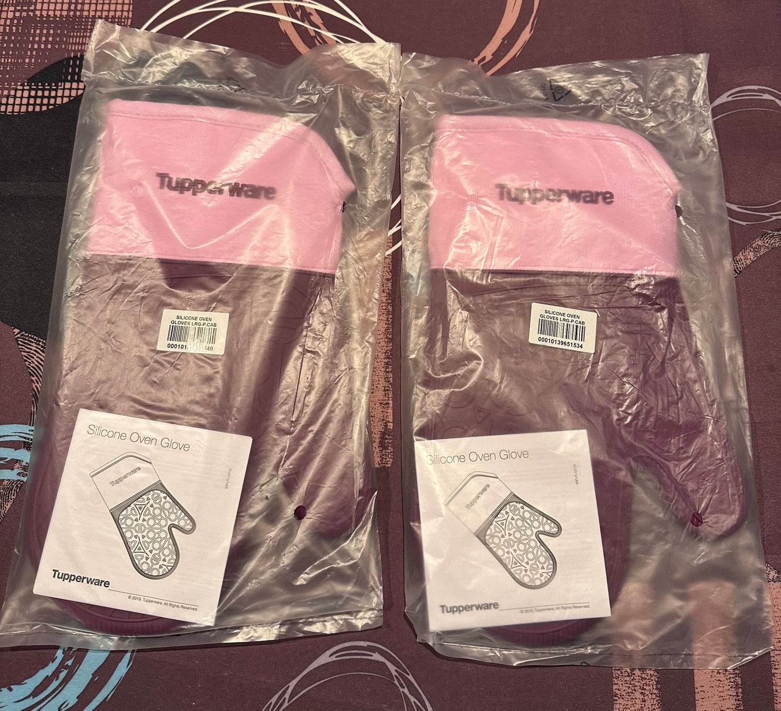 Twee nieuwe ovenwanten Tupperware, Maison & Meubles, Cuisine| Tupperware, Enlèvement ou Envoi, Neuf