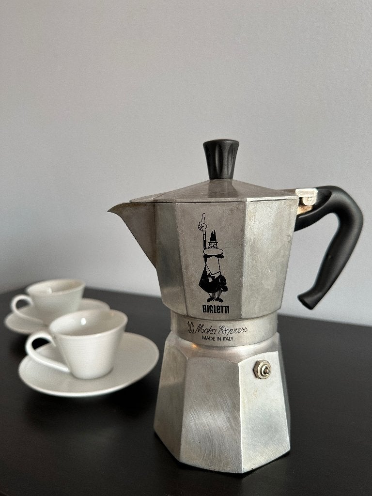 Bialetti, Pot Moka 6 tasses, avec 2 tasses à espresso, Ophalen, Zo goed als nieuw, Overige typen
