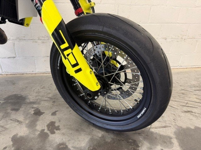 Husqvarna 701 Supermoto, Occasion, Bedrijf, Sportuitlaat, 701 cc