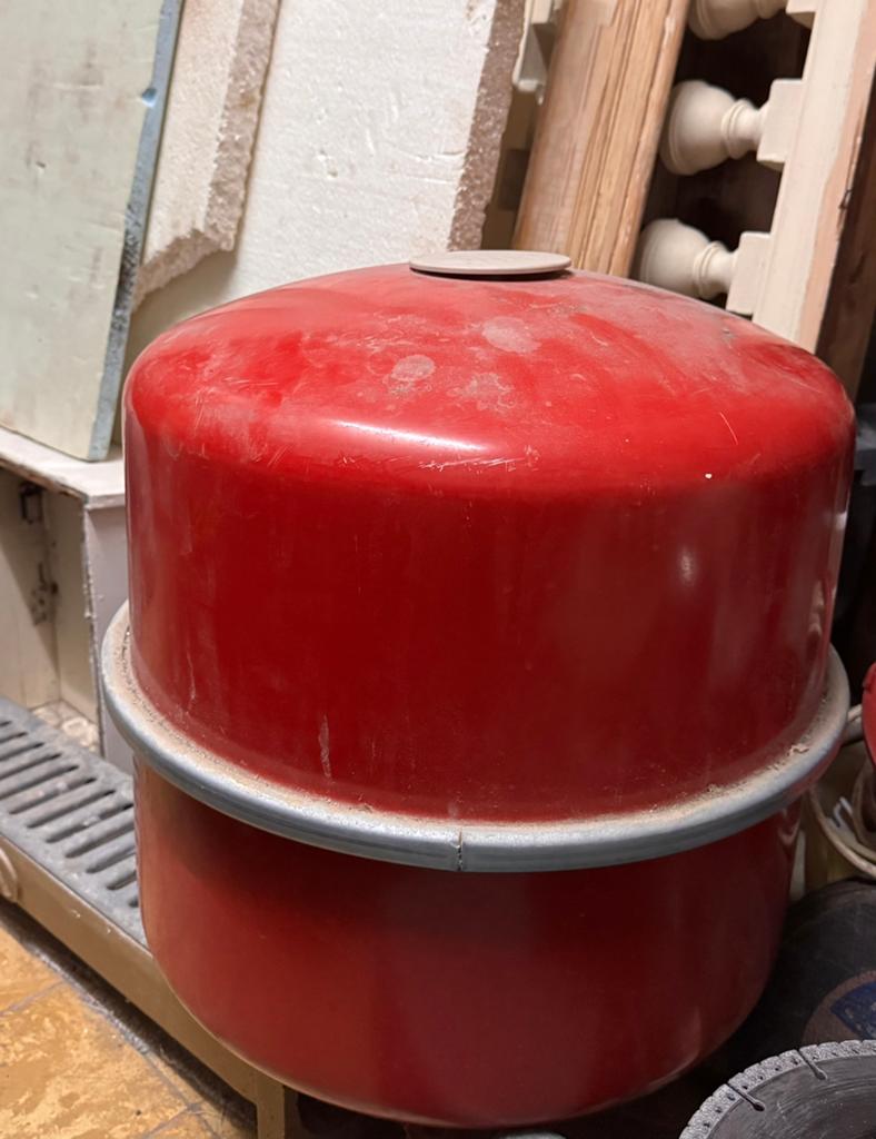 Hoogwaardige expansietank van 50 liter, Doe-het-zelf en Bouw, Chauffageketels en Boilers, Ophalen, Gebruikt