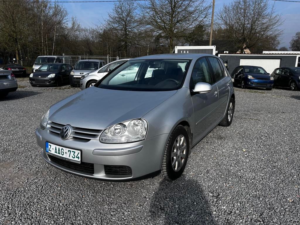 Golf 5 Automatic 1.6 essence à 2005 km 211 000, Argent ou Gris, Entreprise, Capteur de stationnement, 5 portes