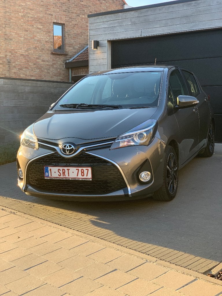 Toyota yaris, Auto's, Toyota, Voorwielaandrijving, Euro 5, Stof, Zwart